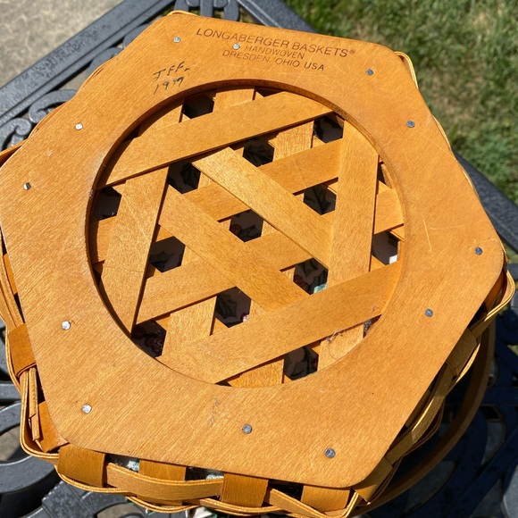 1997 Longaberger Snowflake Edition Basket - Picture 6 of 8